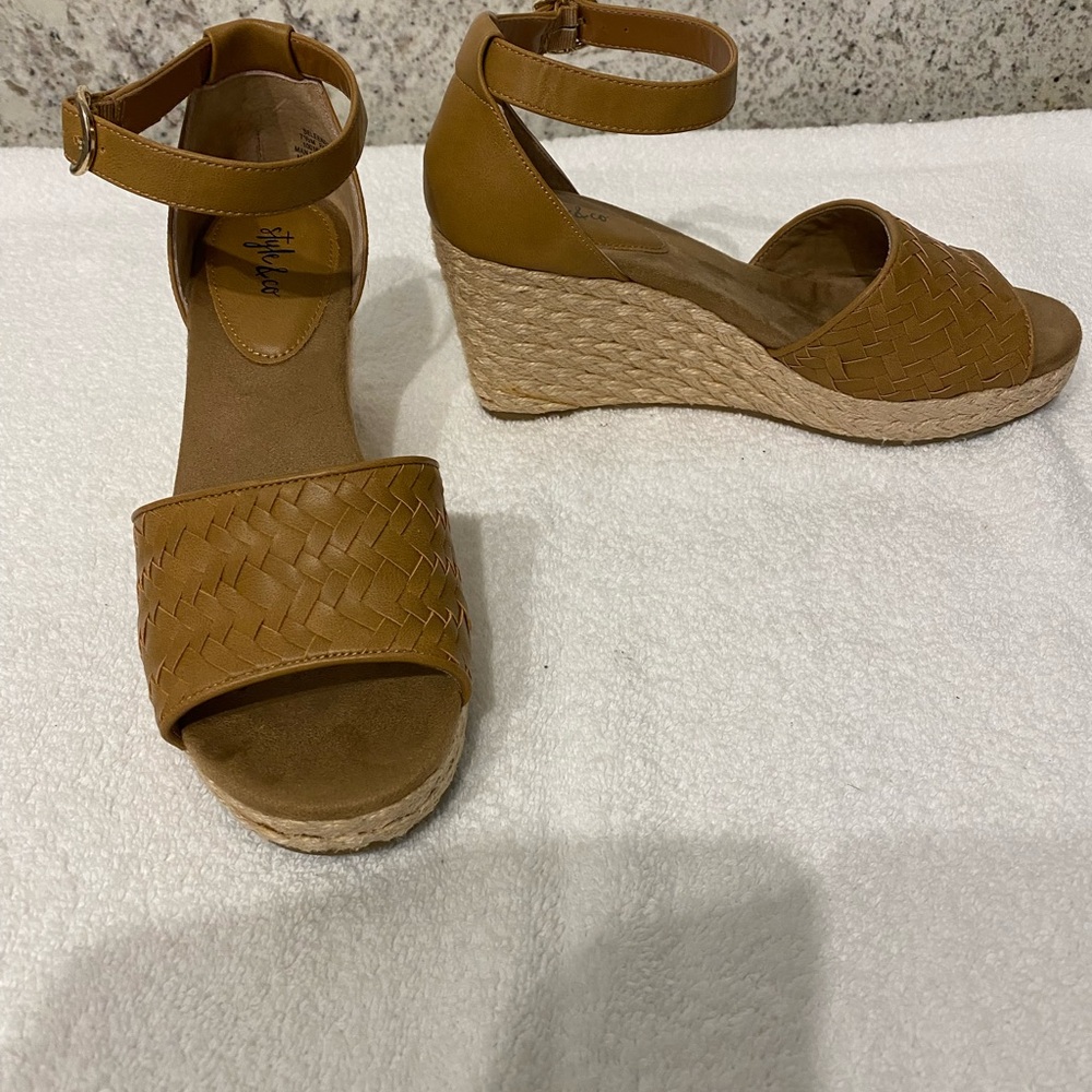 WORN ONCE Style & Co Tan woven Espadrilles SZ 7-1/2